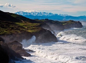 Display of faith and political legitimacy. Almanzor sacks Compostela 